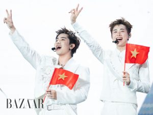 Dàn Anh Trai “Say Hi” đồng loạt xuất hiện cùng lá cờ đỏ sao vàng trên tay缩略图