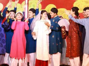 Đã đến ngày người trẻ lựa chọn Việt phục xuống phố缩略图