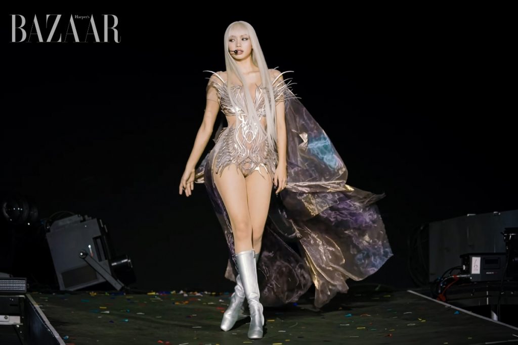 Lisa “thiên thần sa ngã” với Iris van Herpen và Louis Vuitton缩略图