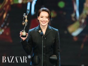 Thư Kỳ ẵm giải Đạo diễn mới xuất sắc nhất tại lễ trao giải Kim Tượng缩略图