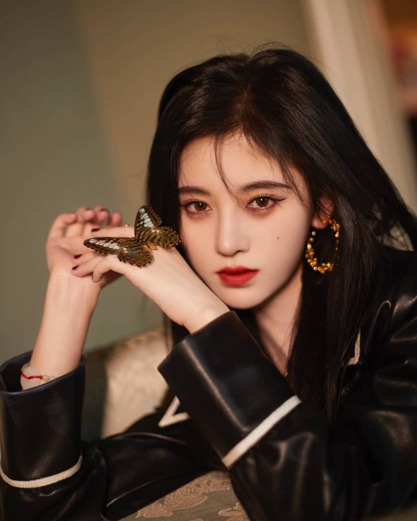 Mỹ nữ 4.000 năm có một Cúc Tịnh Y và các bộ phim cô đóng chính缩略图