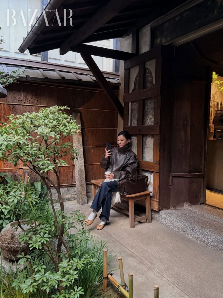 Văn Mai Hương “nhập gia tùy tục” tại Nhật với giày tabi缩略图 Văn Mai Hương “nhập gia tùy tục” tại Nhật với giày tabi缩略图