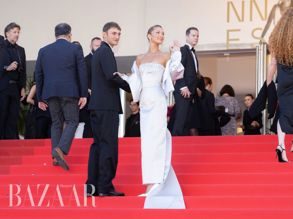Top 9 ngôi sao thanh lịch nhất thảm đỏ Liên hoan phim Cannes 2026缩略图
