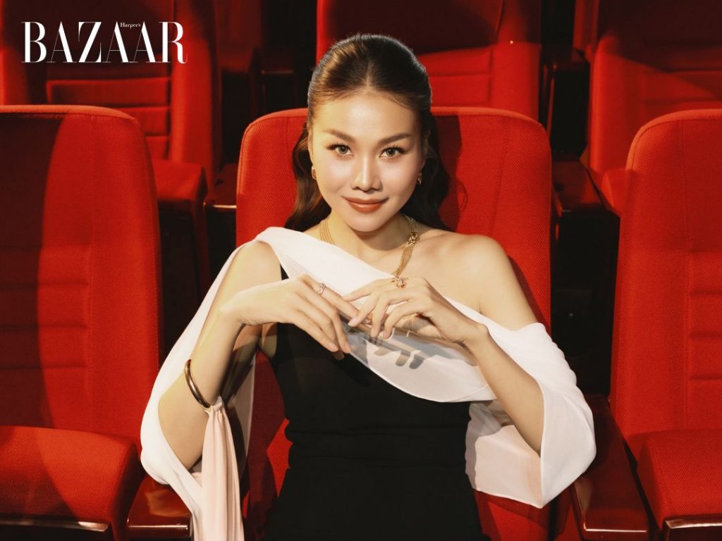 Thanh Hằng diện trang sức hàng chục tỷ đồng của Cartier ra mắt phim Mesdames Thanh Sắc缩略图 Thanh Hằng diện trang sức hàng chục tỷ đồng của Cartier ra mắt phim Mesdames Thanh Sắc缩略图