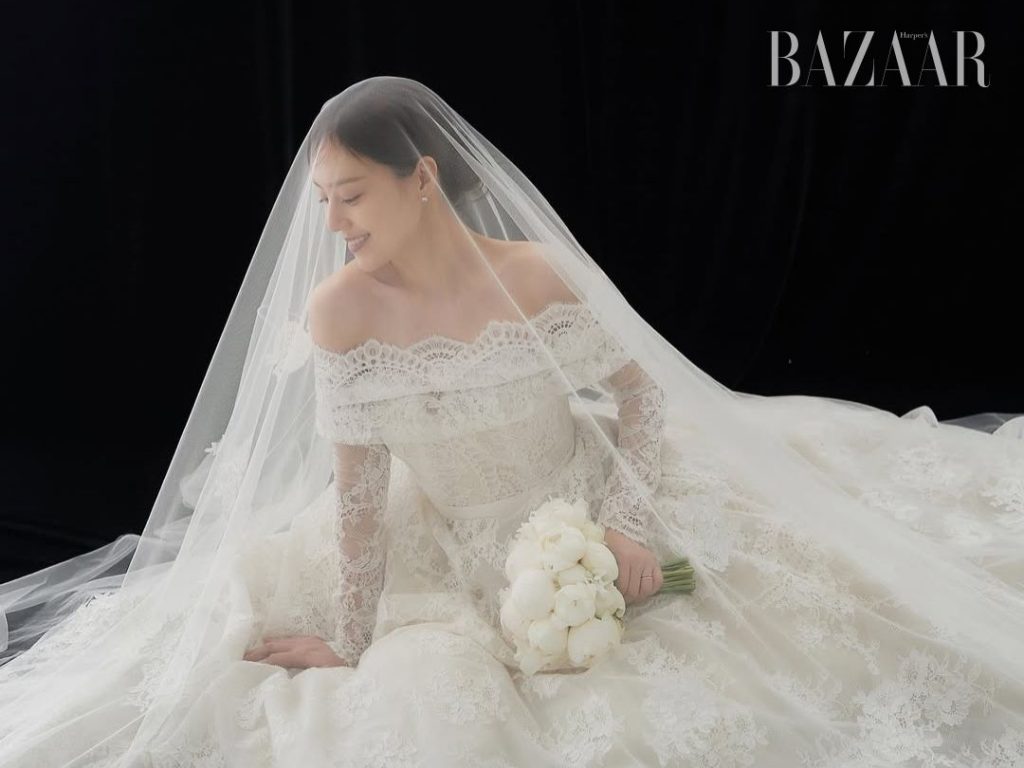 Moon Chae Won đăng ảnh váy cưới trước ngày trọng đại缩略图
