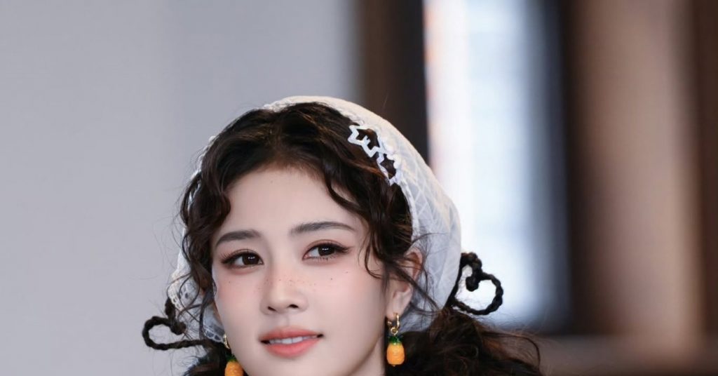 Bạch Lộc, Vương Nhất Bác và loạt sao Hoa ngữ vướng tranh cãi về học vấn缩略图