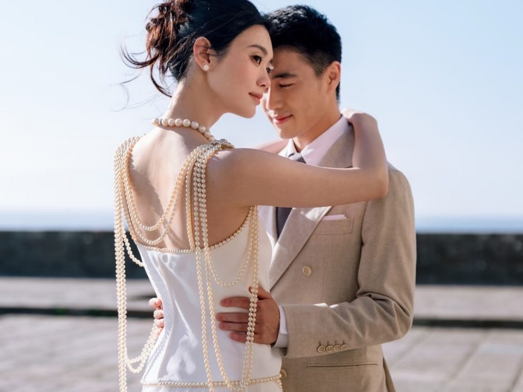 Mẹ chồng tặng Hề Mộng Dao chuỗi ngọc trai riêng của mình缩略图