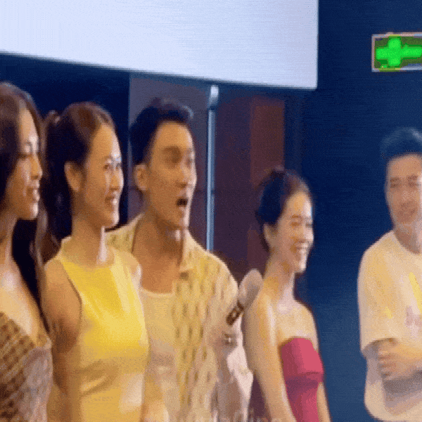 26 giây để lộ thái độ của Anh Phạm khi bị gọi là &amp;apos;vợ Anh Đức&amp;apos;缩略图