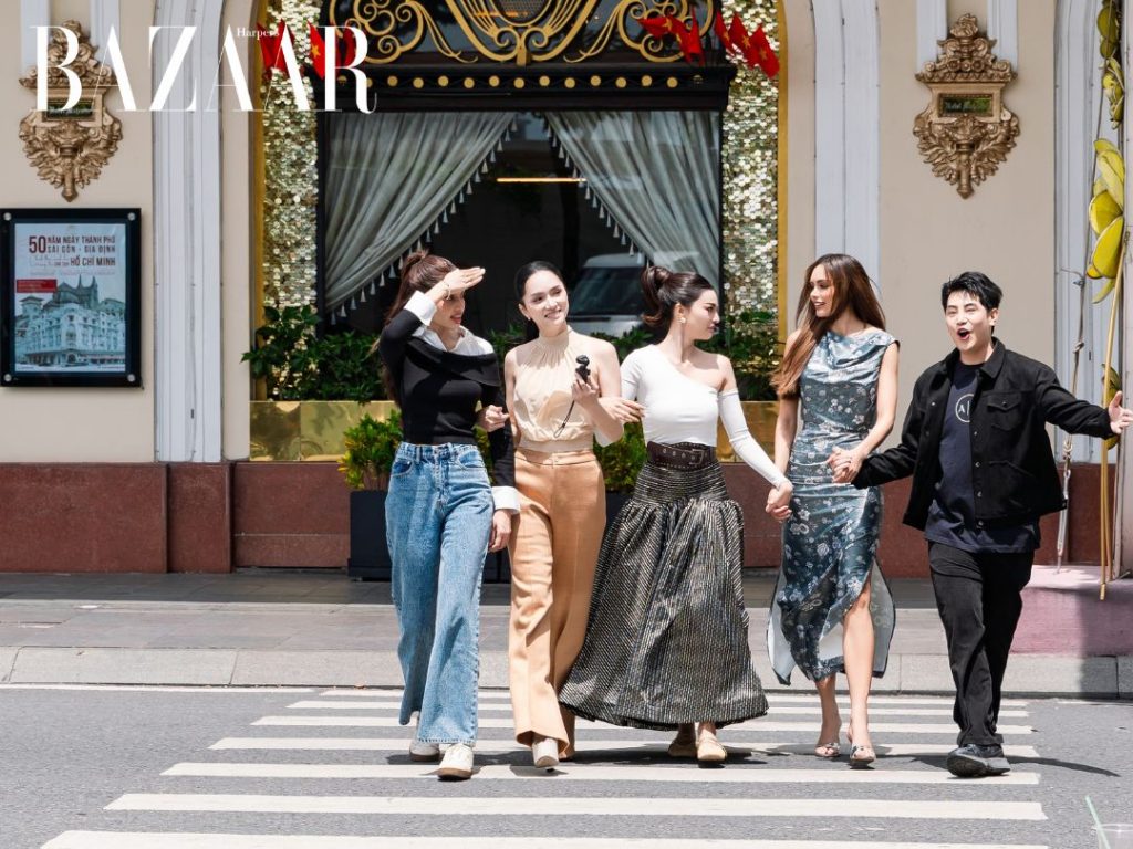Hương Giang làm tour guide đưa dàn hoa hậu quốc tế khám phá TP.HCM缩略图 Hương Giang làm tour guide đưa dàn hoa hậu quốc tế khám phá TP.HCM缩略图