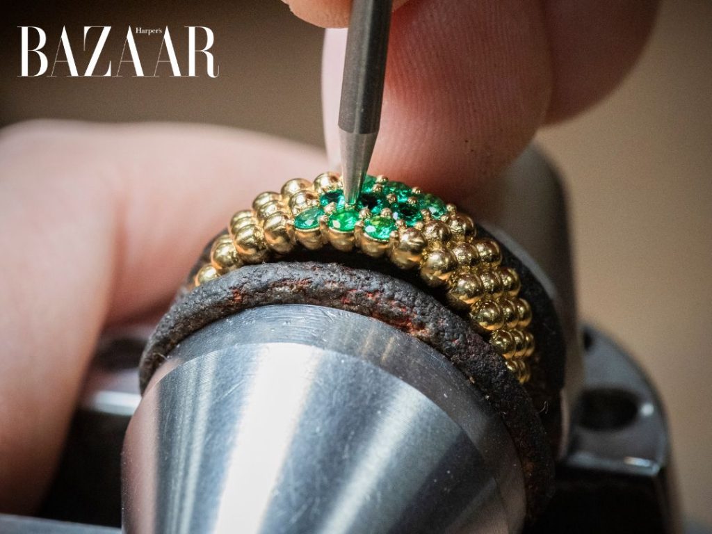 Sắc vàng Van Cleef & Arpels Perlée hòa quyện cùng sắc màu đá quý缩略图