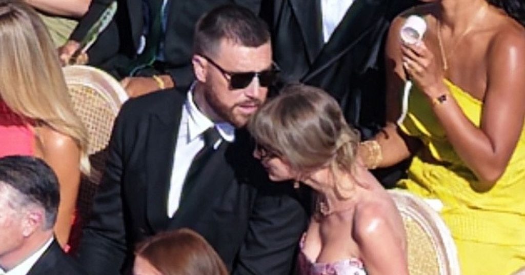 Ca sĩ tỷ phú Taylor Swift lần đầu lộ diện sau đám cưới xa hoa trị giá 1300 tỷ缩略图 Ca sĩ tỷ phú Taylor Swift lần đầu lộ diện sau đám cưới xa hoa trị giá 1300 tỷ缩略图