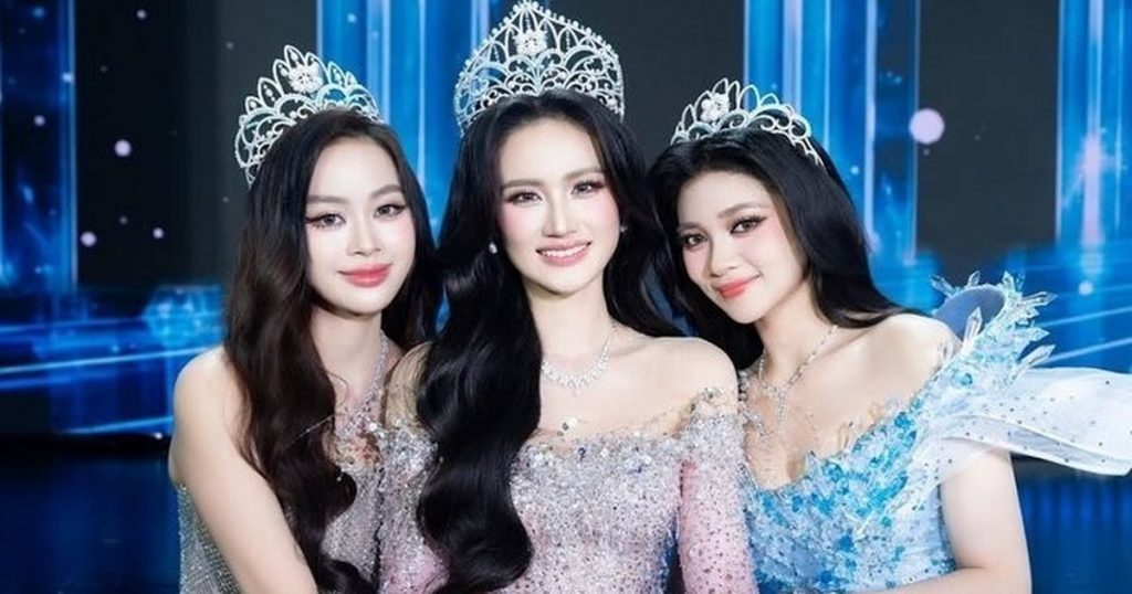 Clip 15 giây bắt trọn vòng eo thon và sắc vóc quyến rũ của 4 mỹ nhân Sen Vàng缩略图