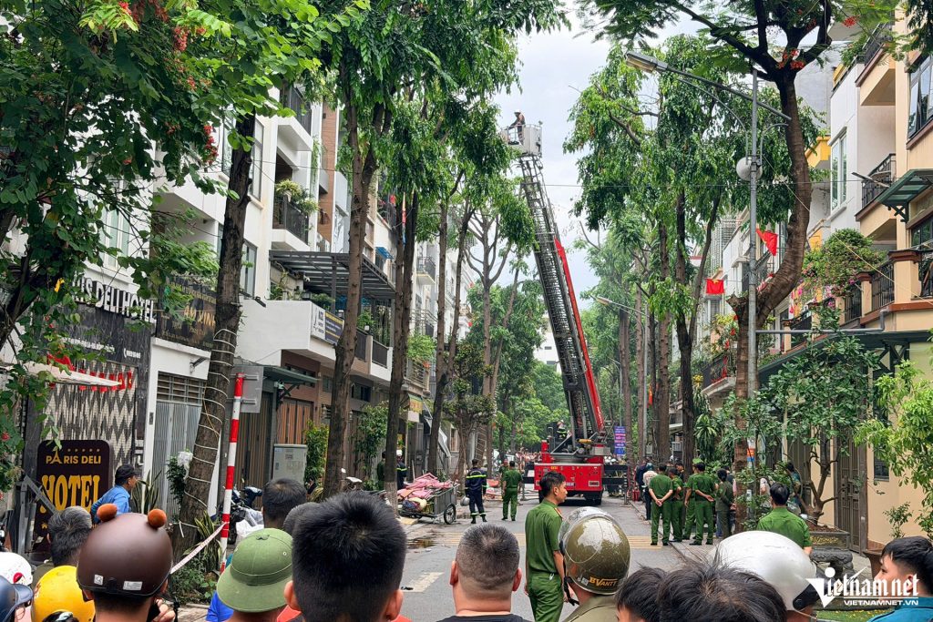 Công an xác định 2 người mắc kẹt trong vụ cháy biệt thự ở Hà Nội đã tử vong缩略图 Công an xác định 2 người mắc kẹt trong vụ cháy biệt thự ở Hà Nội đã tử vong缩略图