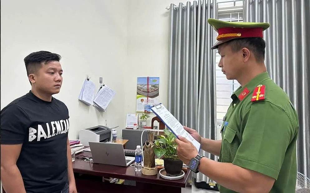 Đòi tiền bằng bạo lực, khóa cửa nhà bị hại缩略图