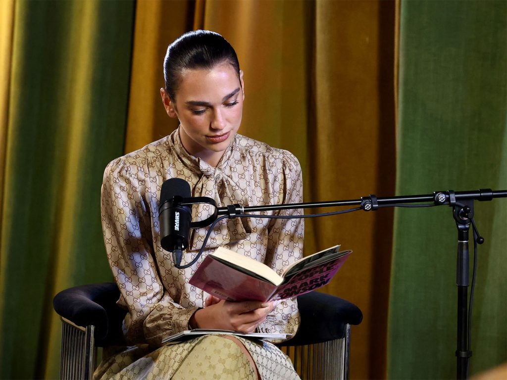 Dua Lipa mở thư viện cho những cuốn sách từng bị cấm缩略图 Dua Lipa mở thư viện cho những cuốn sách từng bị cấm缩略图