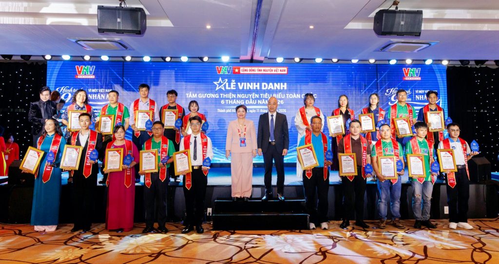 Hành trình 9 năm vì một Việt Nam nhân ái: Cộng đồng VNV sơ kết hoạt động và vinh danh các tấm gương thiện nguyện tiêu biểu toàn quốc缩略图 Hành trình 9 năm vì một Việt Nam nhân ái: Cộng đồng VNV sơ kết hoạt động và vinh danh các tấm gương thiện nguyện tiêu biểu toàn quốc