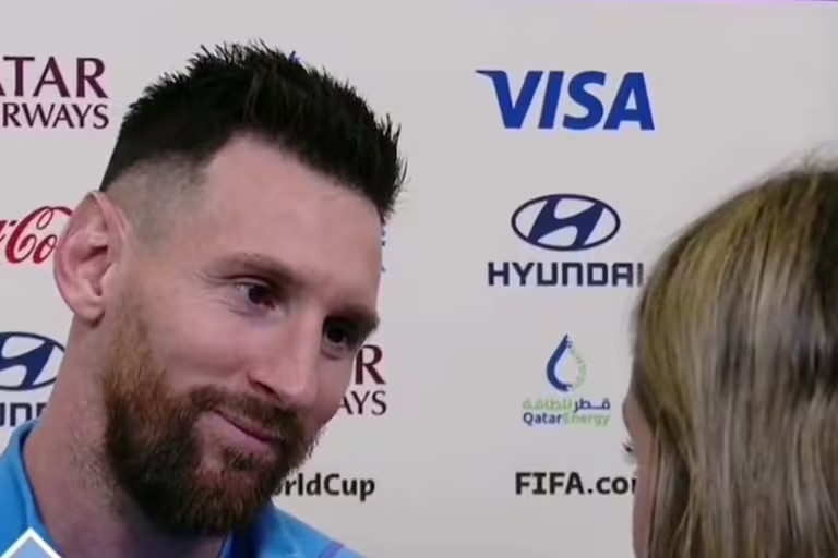 Không sợ vợ ghen, Messi đường hoàng nói chuyện với 'người tình tin đồn'缩略图 Không sợ vợ ghen, Messi đường hoàng nói chuyện với 'người tình tin đồn'缩略图
