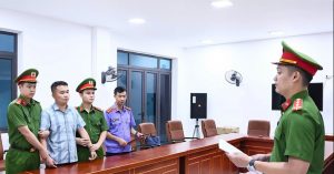 Lệnh giữ khẩn cấp giáo viên Trường THPT Chuyên Tuyên Quang trong vụ 146 điểm 10 môn Toán缩略图