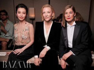 Lý Băng Băng duyên dáng dù mặc áo xuyên thấu dự show Armani Privé缩略图