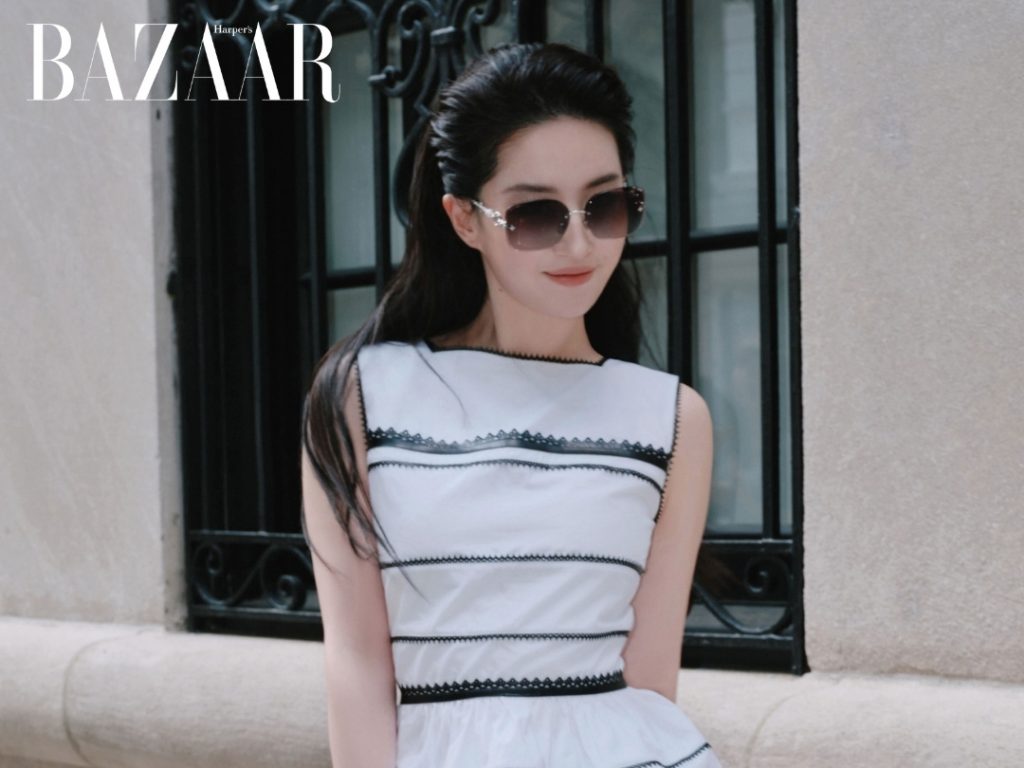 Lưu Diệc Phi: Đẳng cấp quý cô xinh đẹp, giàu có và hào phóng缩略图 Lưu Diệc Phi: Đẳng cấp quý cô xinh đẹp, giàu có và hào phóng缩略图