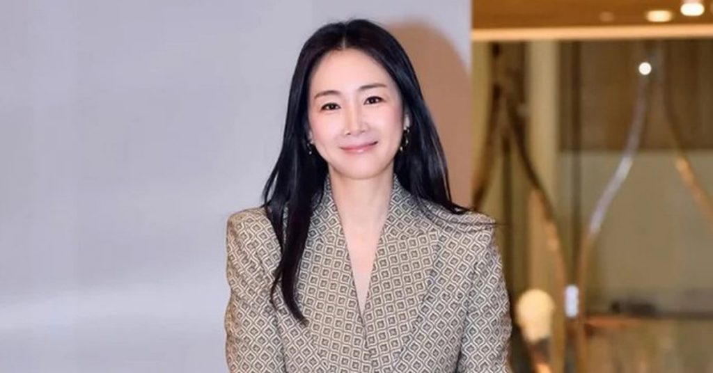 &amp;apos;Nữ hoàng nước mắt&amp;apos; Choi Ji Woo ở tuổi 51 với diện mạo gây ngỡ ngàng缩略图