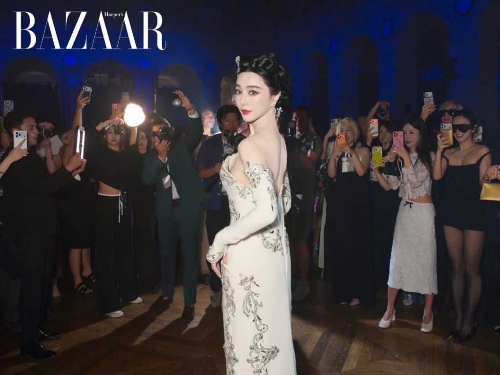 Phạm Băng Băng chưa từng đánh mất vị thế tại Tuần lễ Haute Couture Paris缩略图 Phạm Băng Băng chưa từng đánh mất vị thế tại Tuần lễ Haute Couture Paris缩略图