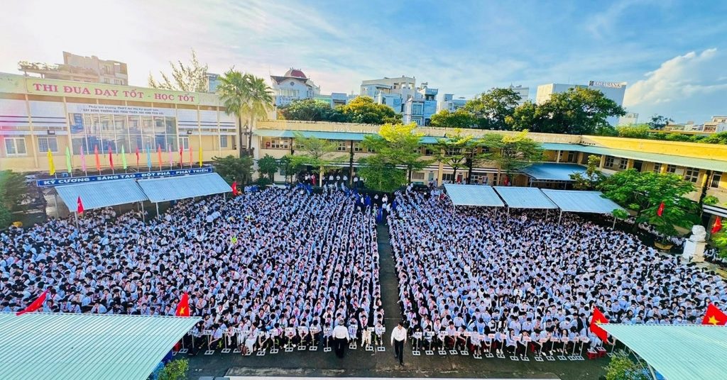 Sở GD-ĐT Cà Mau xác minh phản ánh thí sinh dùng điện thoại khi thi tốt nghiệp缩略图