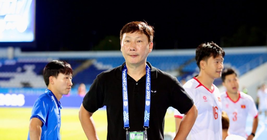 Tuyển Việt Nam: Lo thật hay cái bẫy của HLV Kim Sang Sik?缩略图 Tuyển Việt Nam: Lo thật hay cái bẫy của HLV Kim Sang Sik?缩略图