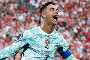 Vỡ oà cảm xúc: Ronaldo đi vào lịch sử, lần đầu tiên ghi bàn ở vòng knock-out World Cup缩略图
