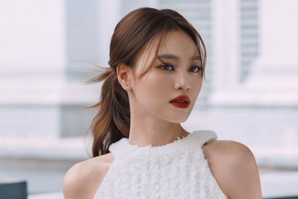 Chấn thương nghiêm trọng khiến Ninh Dương Lan Ngọc bật khóc缩略图 Chấn thương nghiêm trọng khiến Ninh Dương Lan Ngọc bật khóc缩略图
