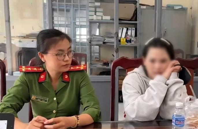 Cháu gái trộm 1,1 tỷ đồng của dì, chuyển hết cho nam thanh niên quen qua mạng缩略图 Cháu gái trộm 1,1 tỷ đồng của dì, chuyển hết cho nam thanh niên quen qua mạng缩略图