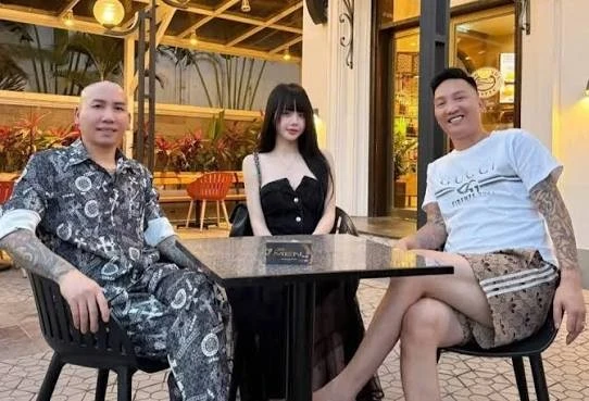 ‘Cô giáo Hương’ khai về Phú Lê và Huấn Hoa Hồng缩略图 ‘Cô giáo Hương’ khai về Phú Lê và Huấn Hoa Hồng缩略图