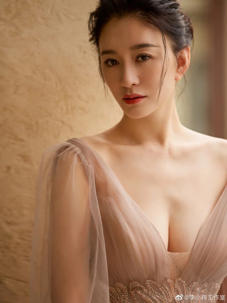 Cuộc đời 'hồng nhan bạc phận' của Lý Tiểu Nhiễm: Tôi sống một mình đang rất ổn缩略图 Cuộc đời 'hồng nhan bạc phận' của Lý Tiểu Nhiễm: Tôi sống một mình đang rất ổn缩略图