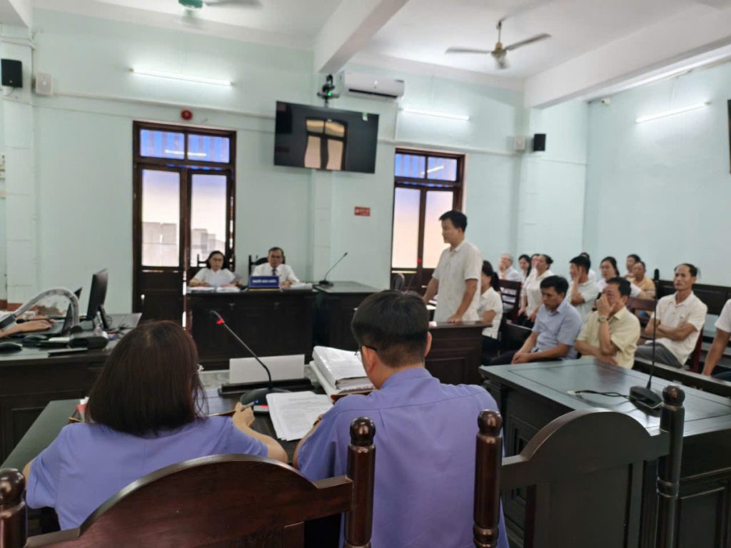 Cựu nữ Thẩm phán và cựu Phó Viện trưởng Viện KSND TP Huế nhận hối lộ thế nào?缩略图 Cựu nữ Thẩm phán và cựu Phó Viện trưởng Viện KSND TP Huế nhận hối lộ thế nào?缩略图