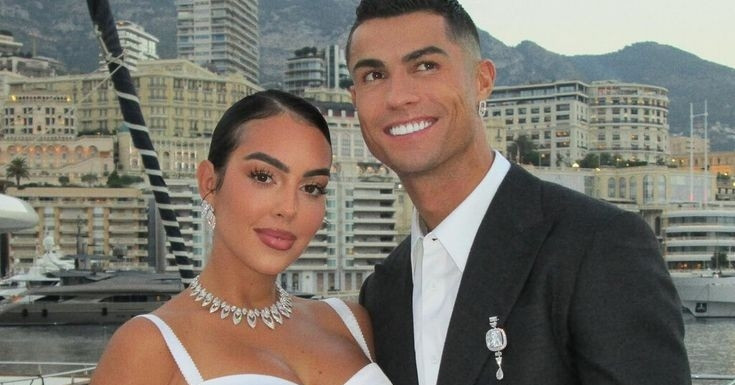 Đám cưới Ronaldo gây sốt với danh sách khách mời rò rỉ, không có tên Messi缩略图 Đám cưới Ronaldo gây sốt với danh sách khách mời rò rỉ, không có tên Messi缩略图