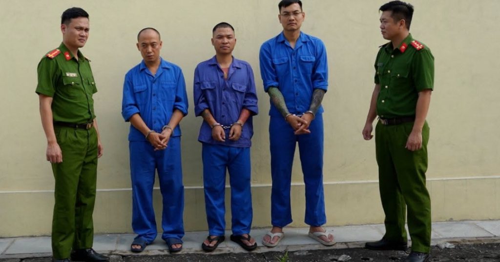 Khởi tố Khánh Sky, Vua Quạt và Hồ Văn Khoa缩略图 Khởi tố Khánh Sky, Vua Quạt và Hồ Văn Khoa缩略图