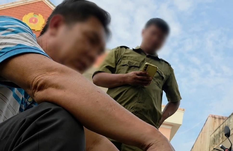 Làm rõ vụ hai nam thanh niên lao khỏi ô tô, hô hoán 'bắt cóc' ở Cà Mau缩略图 Làm rõ vụ hai nam thanh niên lao khỏi ô tô, hô hoán 'bắt cóc' ở Cà Mau缩略图