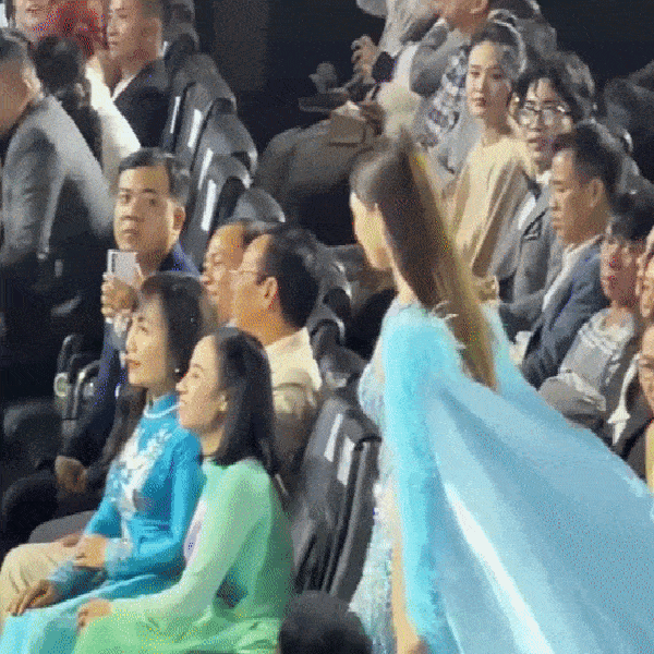 Người duy nhất át vía được nhan sắc Mai Phương Thúy: Đẹp đến nỗi kim cương cũng không sánh bằng缩略图 Người duy nhất át vía được nhan sắc Mai Phương Thúy: Đẹp đến nỗi kim cương cũng không sánh bằng缩略图