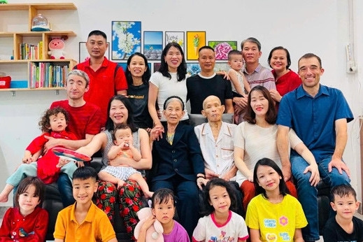 Nhớ lời cha nghèo dạy, 8 con ở Đà Nẵng học thành tài, có người là phó giáo sư缩略图 Nhớ lời cha nghèo dạy, 8 con ở Đà Nẵng học thành tài, có người là phó giáo sư缩略图