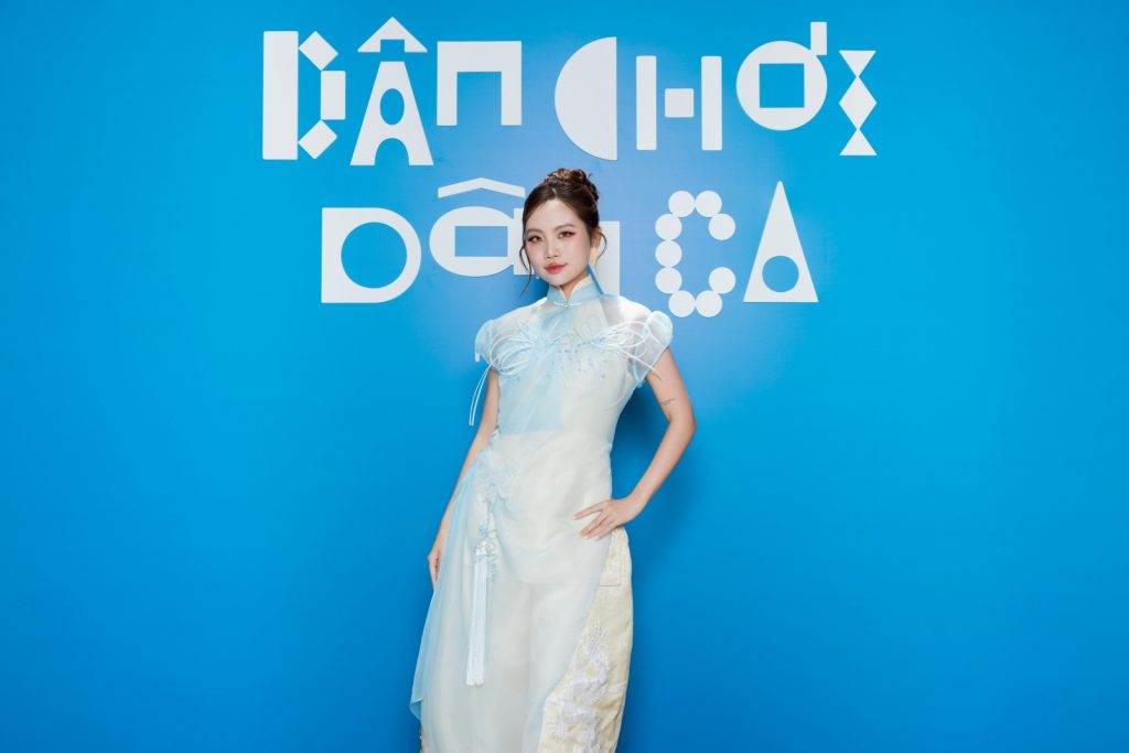 Phương Mỹ Chi quy tụ “hội đồng” chuyên gia văn hóa cho Dân Chơi Dân Ca缩略图 Phương Mỹ Chi quy tụ “hội đồng” chuyên gia văn hóa cho Dân Chơi Dân Ca缩略图