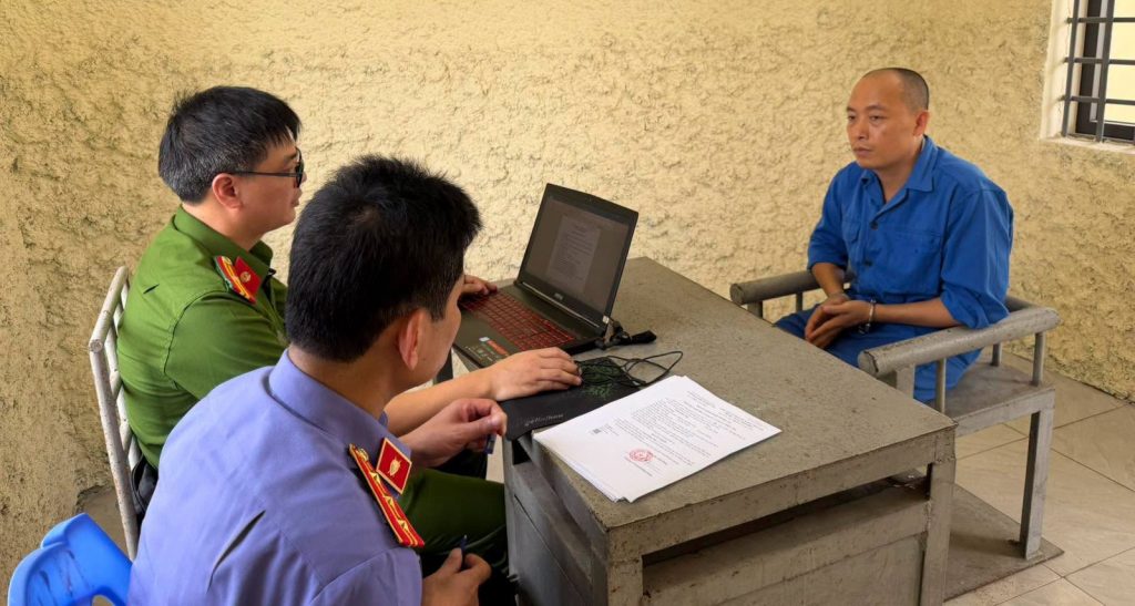 Vì sao Khánh Sky và Hồ Văn Khoa đến gây rối nhưng Vua Quạt cũng bị khởi tố?缩略图 Vì sao Khánh Sky và Hồ Văn Khoa đến gây rối nhưng Vua Quạt cũng bị khởi tố?缩略图