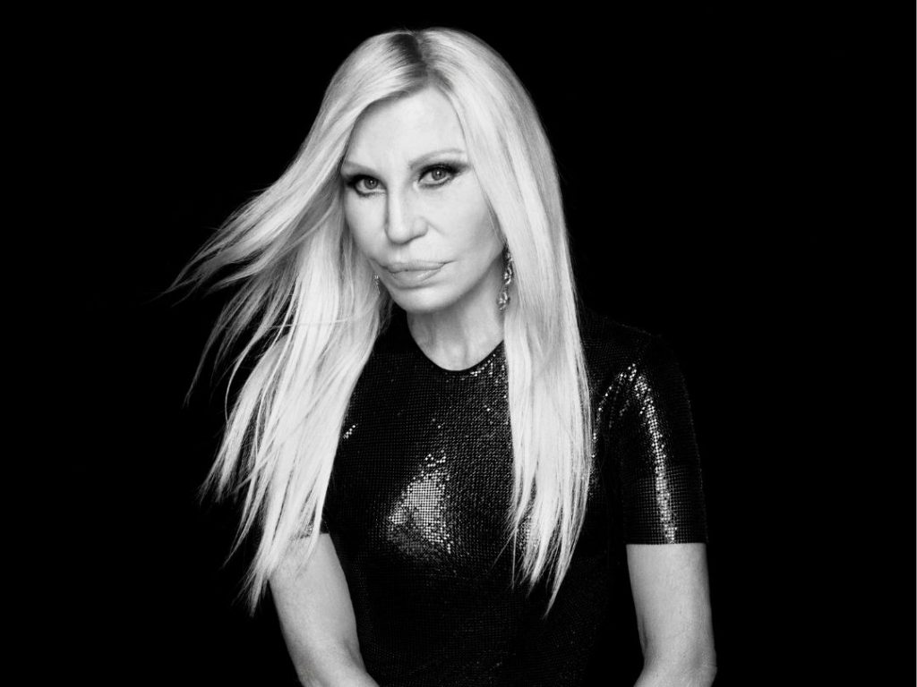 Donatella Versace mở thương hiệu riêng ở tuổi 71 cùng Revolve缩略图