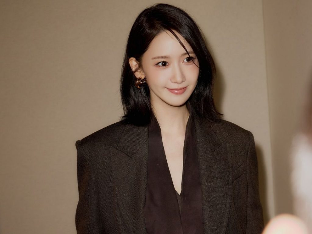 YoonA diện menswear, debut Milan Fashion Week tại show Max Mara缩略图