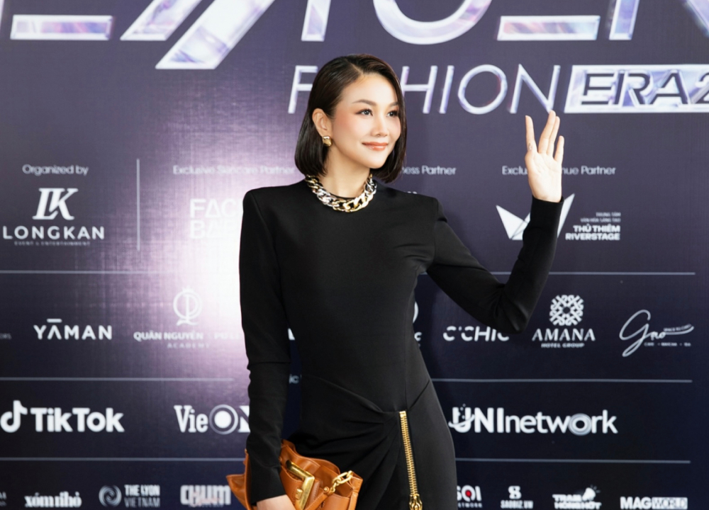 Thanh Hằng mang khí chất nữ tổng tài đến Vietnam NextGen Fashion Era 2缩略图 Thanh Hằng mang khí chất nữ tổng tài đến Vietnam NextGen Fashion Era 2缩略图