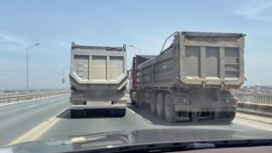Cục CSGT dự kiến xử phạt ô tô đi &amp;apos;rùa bò&amp;apos; bám làn trái cao tốc缩略图