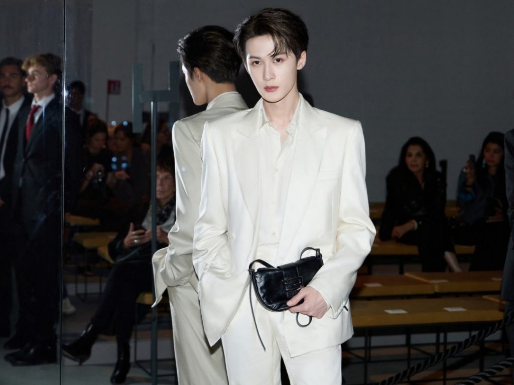 “Chú rể” Đàn Kiện Thứ dự show Fendi ở Milan缩略图 “Chú rể” Đàn Kiện Thứ dự show Fendi ở Milan缩略图