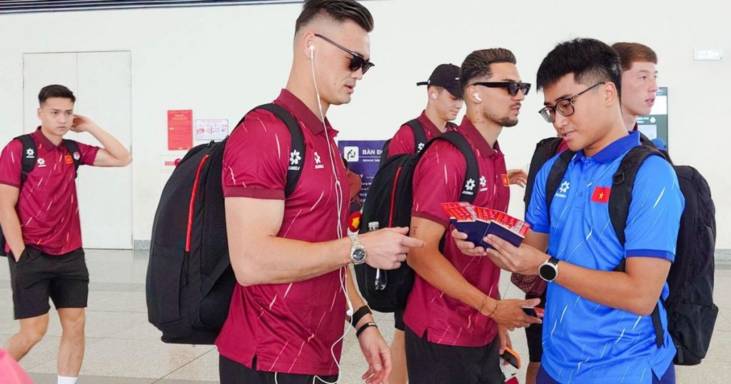 Đội tuyển Việt Nam lên đường sang Indonesia, sẵn sàng đối đầu Thái Lan tại FIFA ASEAN Cup 2026缩略图 Đội tuyển Việt Nam lên đường sang Indonesia, sẵn sàng đối đầu Thái Lan tại FIFA ASEAN Cup 2026缩略图