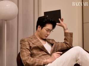 Emcee L (Da LAB) nắn nót xây Kịch bản đầu tiên缩略图