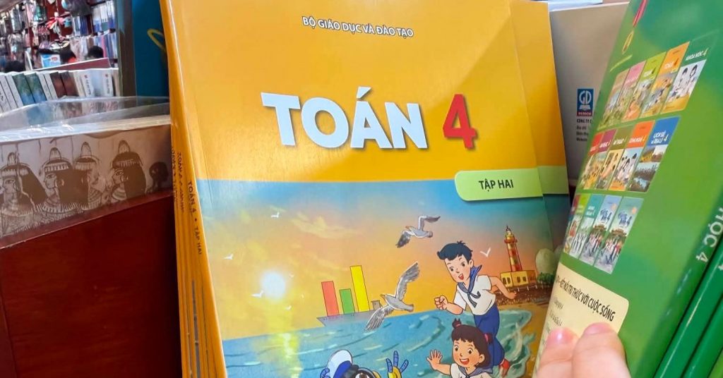Hai tuần đi 'săn lùng', phụ huynh vẫn không mua đủ sách giáo khoa cho con缩略图 Hai tuần đi 'săn lùng', phụ huynh vẫn không mua đủ sách giáo khoa cho con缩略图