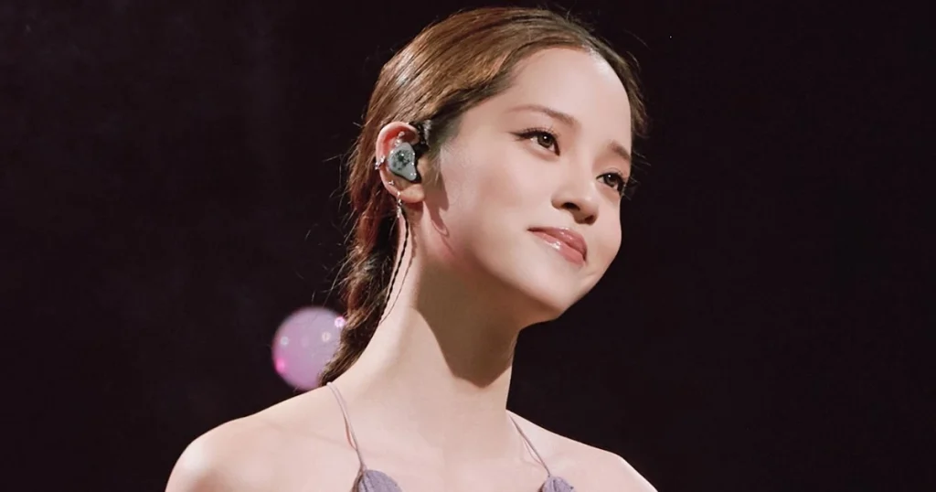Hàng chục nghệ sĩ nhận chỉ trích缩略图 Hàng chục nghệ sĩ nhận chỉ trích缩略图